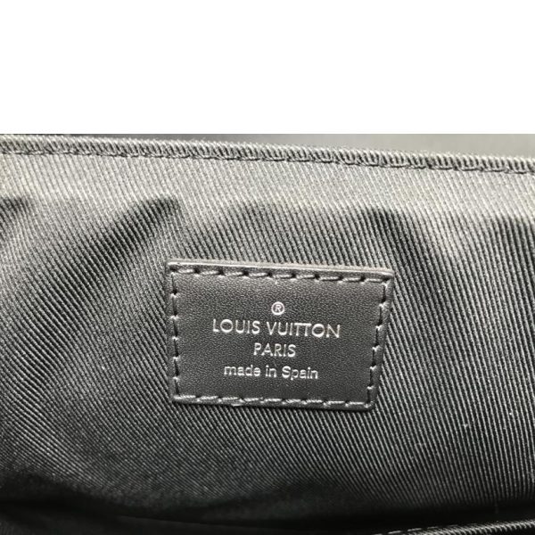 07744 8 LOUIS VUITTON District PM NM Messenger Bag Damier Graphite