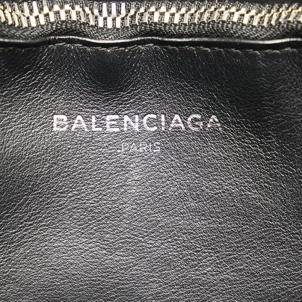 1 0122384 13 Balenciaga Blanket Square Shoulder Bag White Leather