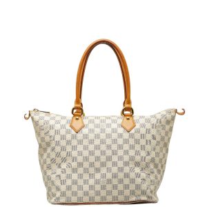 1 0139216 1 Louis Vuitton Monogram Canvas Cosmetic Pouch PM