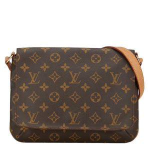 1 0152969 1 Gucci GG Plus Messenger Bag Beige