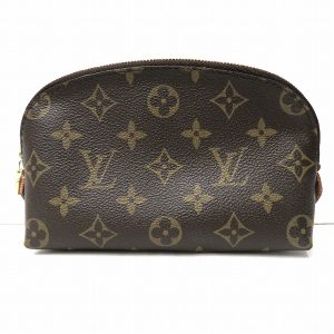 100302050aa00001 1 Gucci GG Marmont Quilted Small Shoulder Bag