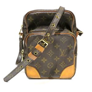 100303030a900006 1 Louis Vuitton Capucines Shoulder Bag in Taurillon Galle