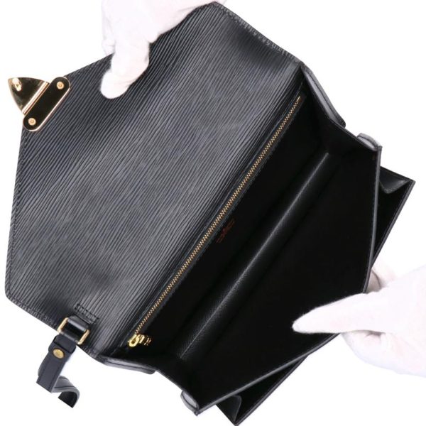 10887 5 Louis Vuitton Serie Dragonne Clutch Epi Noir