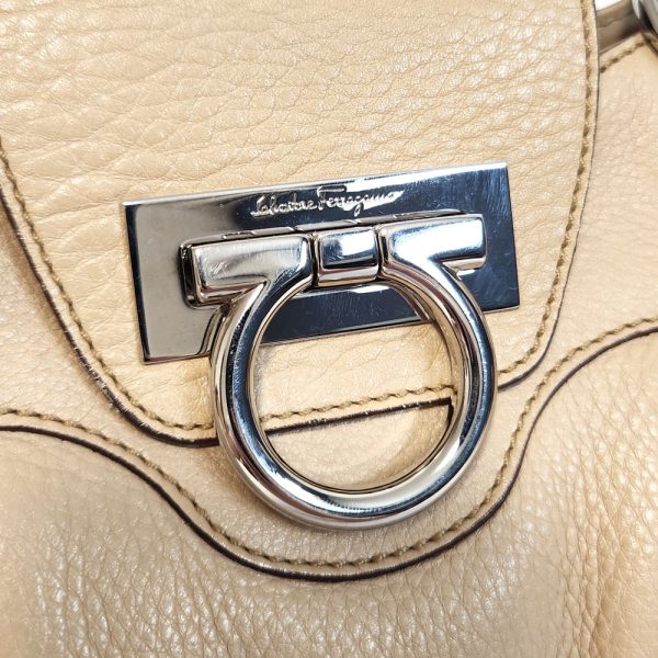 1205 3 Ferragamo Gancini Handbag Leather Ivory