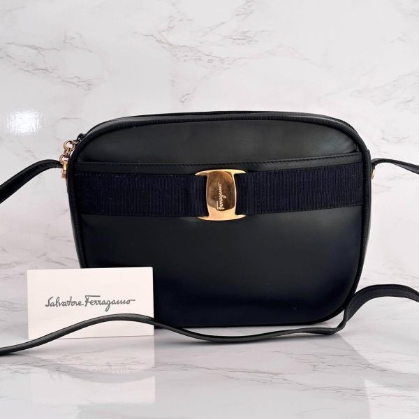 1301643 Ferragamo Shoulder Bag Rose Ribbon Navy