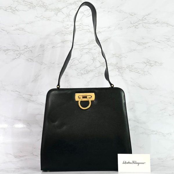 15192 Ferragamo Shoulder Bag Gancini Leather Black