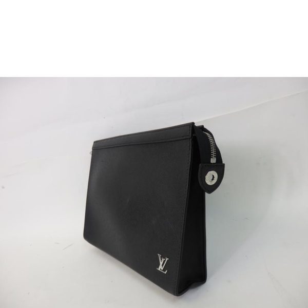 17045 2 Louis Vuitton Pochette Voyage Taiga Noir Pouch