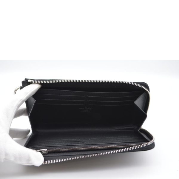 17069 5 Louis Vuitton Zippy Taiga Wallet Black