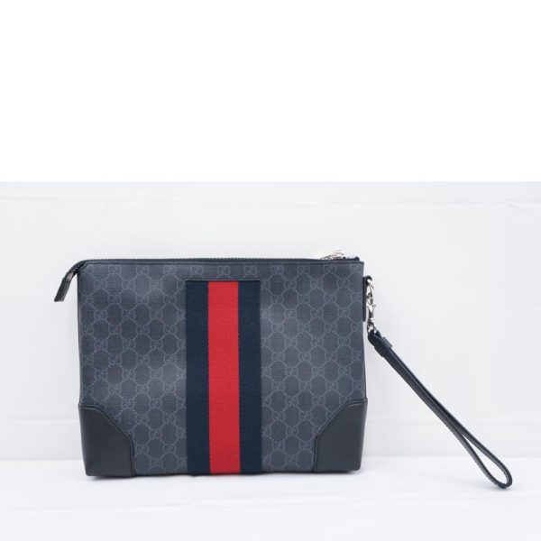 18924 2 Gucci GG Supreme Clutch Bag