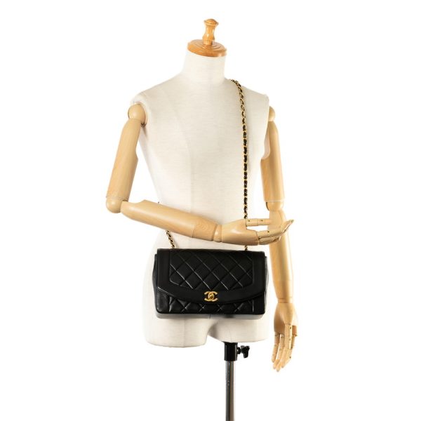 1nlrndtsmjaqha8v 10 CHANEL Matelasse Diana 25 Chain Shoulder Bag Black Lambskin