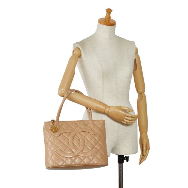 201 50315 12 CHANEL Matelasse Medallion Coco Mark Tote Bag Beige Caviar