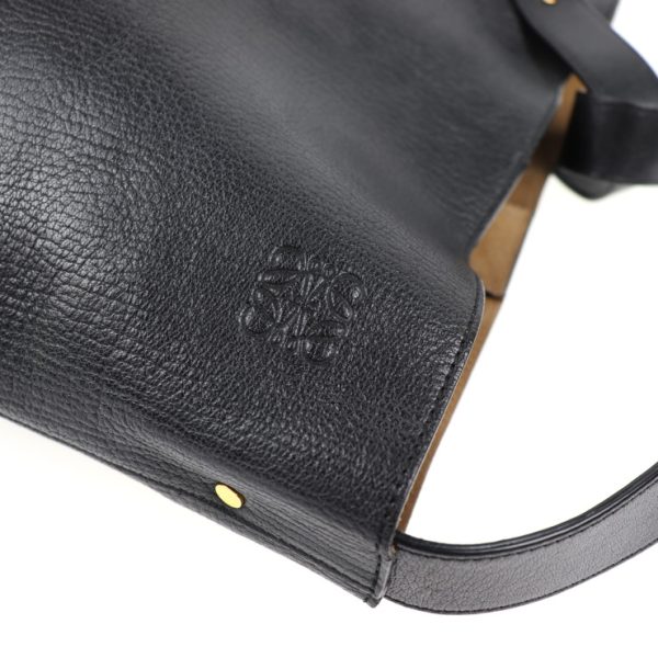 2015043007271 6 Loewe Asymmetric Leather Shoulder Bag Black