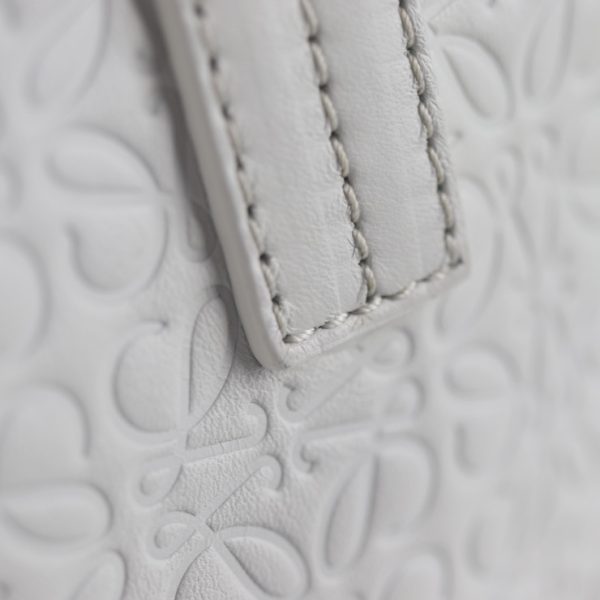 2015053001130 8 Loewe Anagram Leather Handbag Ivory