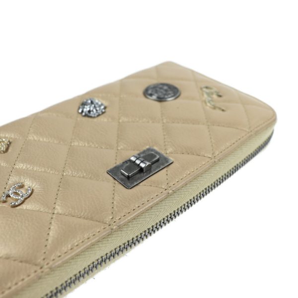 2022013007188 8 Chanel Charm Embroidery Long Wallet Leather Gold