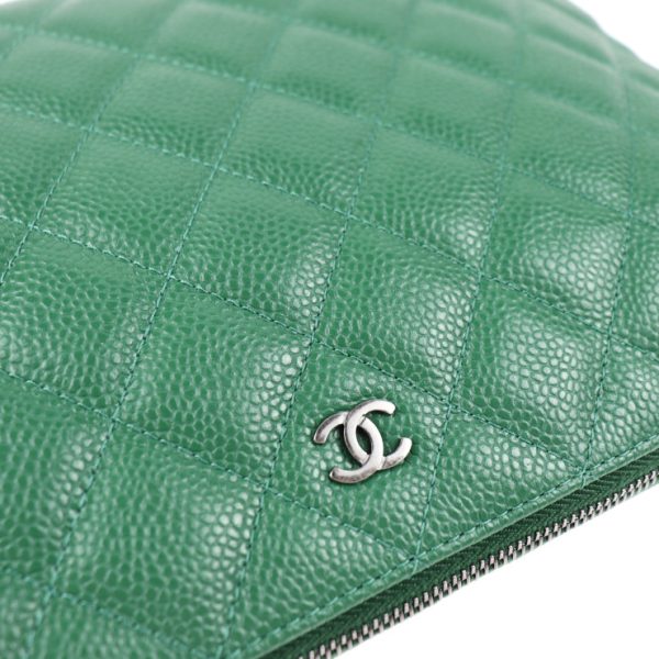 2026023007328 7 Chanel Matelasse Clutch Bag Leather Green