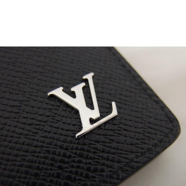 20487 8 Louis Vuitton Portefeuille Brazza Wallet Taiga Leather Gray