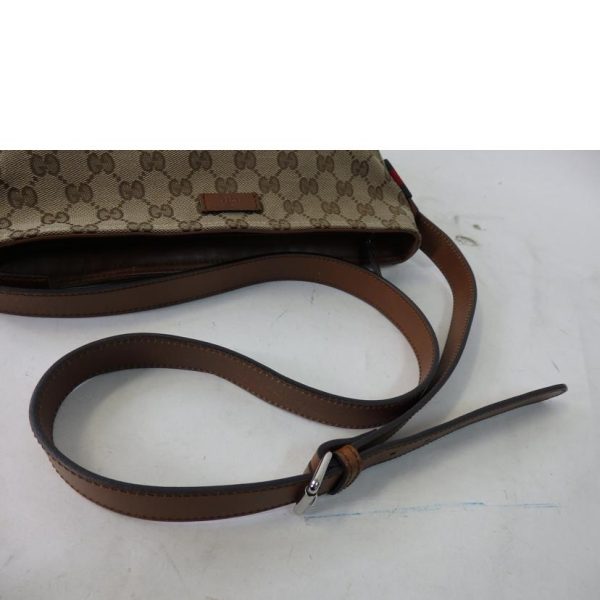 21122 5 Gucci GG Canvas Shoulder Bag Brown