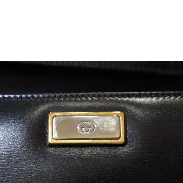 21510 11 Gucci Logo Embossed Shoulder Bag Beige