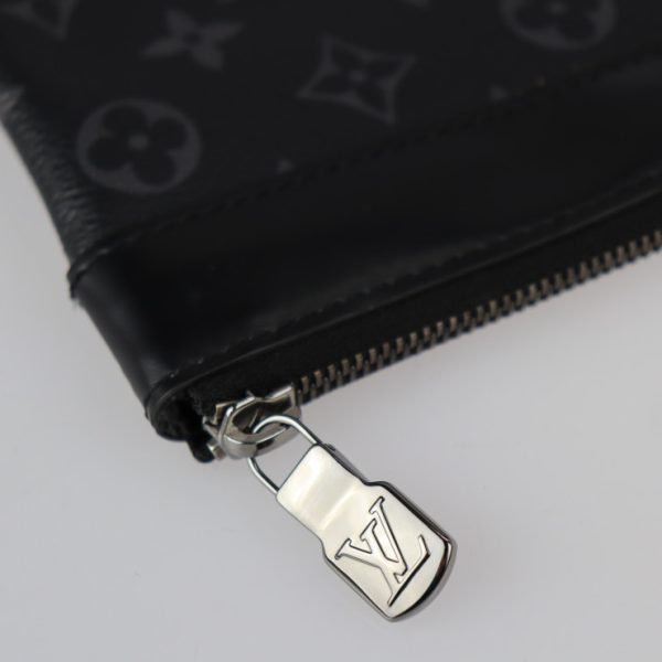 2211121001013 6 Louis Vuitton Pochette Bag Noir Black