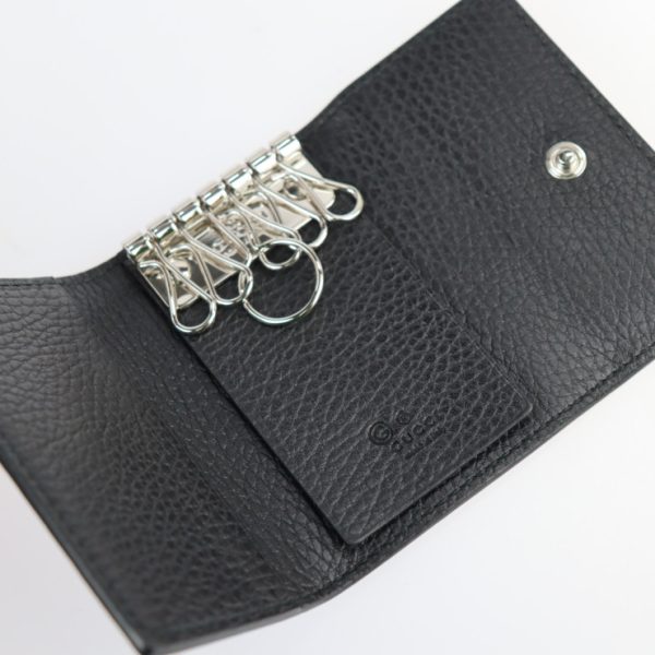 2216103008110 6 GUCCI Key Case Embossed Leather Black