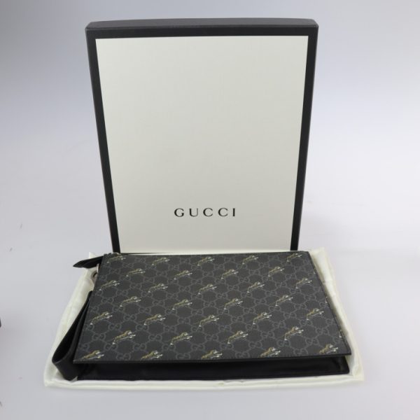 2218123008151 9 Gucci GG Supreme Clutch Bag Black