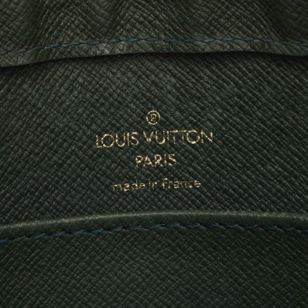 222 43040 7 Louis Vuitton Taiga Baikal clutch bag M30184 green