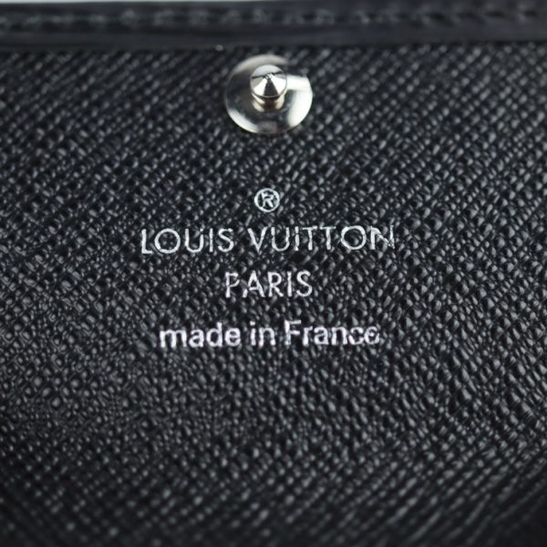 2221023008185 8 Louis Vuitton Epi Leather Key Case Black