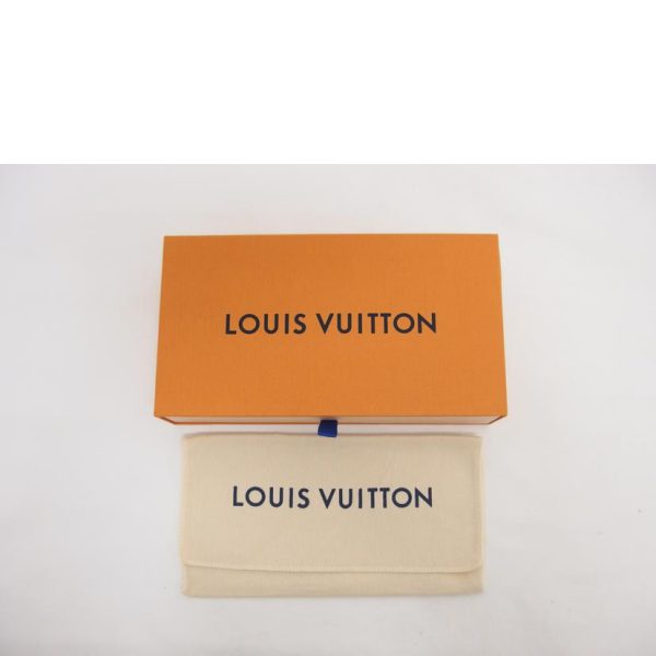 22767 6 Louis Vuitton Zippy Wallet Vertical Taiga Wallet Noir