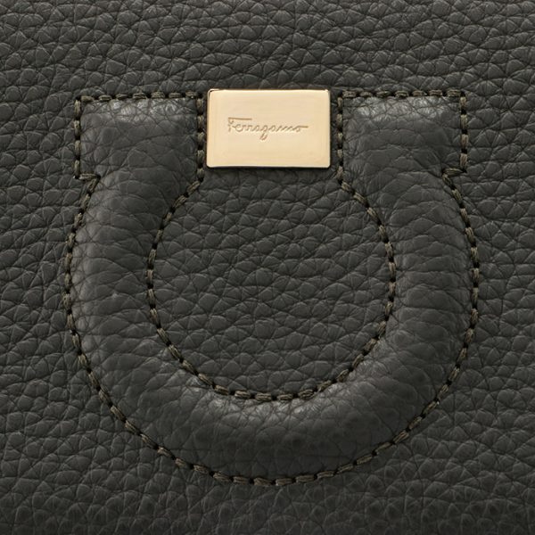 22d51400010505 3 Ferragamo Gancini Bifold Wallet Charcoal