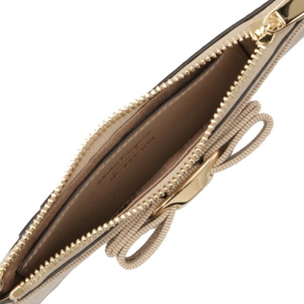 22e01000550566 4 Ferragamo Vara Card Case