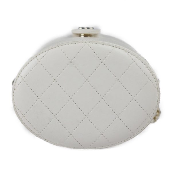 2301063007007 4 Chanel Matelasse Shoulder Bag White Vanity