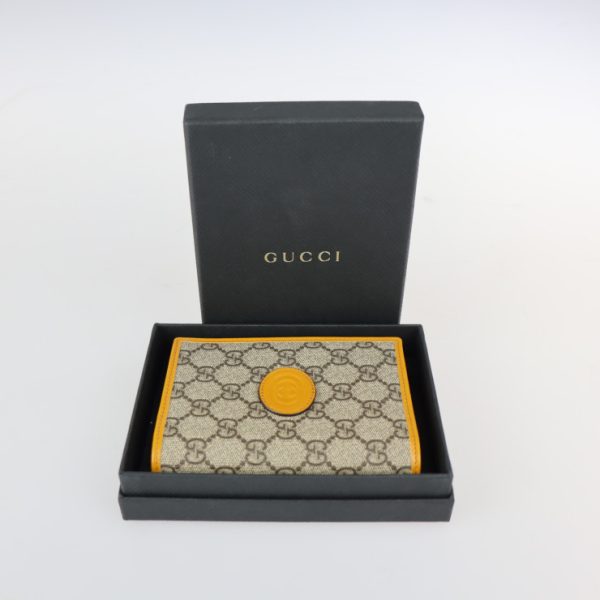 2323033010185 9 Gucci Interlocking G Passport Case GG Beige Yellow