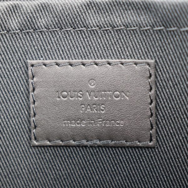 2323103007162 9 Louis Vuitton Pochette Discovery Bag Black