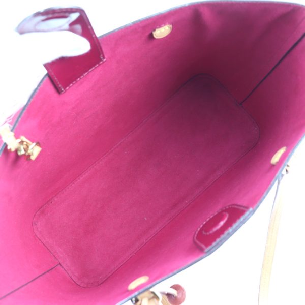 2326103010180 8 Louis Vuitton Beach PM Tote Bag Vernis Magenta