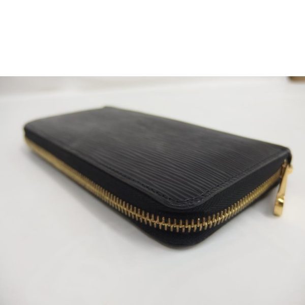 23763 3 Louis Vuitton Zippy Wallet Noir Gold