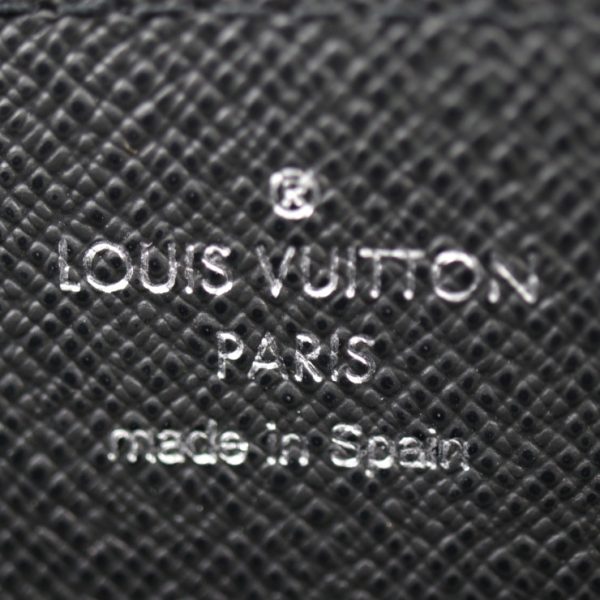 2401023007004 10 Louis Vuitton Zippy Taiga Long Wallet Black