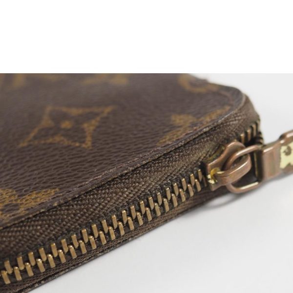 25681 8 Louis Vuitton 6 Key Holder Monogram Brown