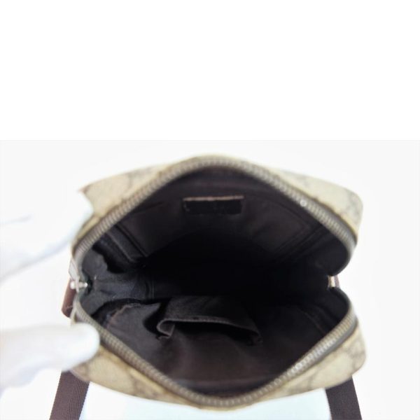 26488 5 GUCCI GG Supreme Shoulder Bag