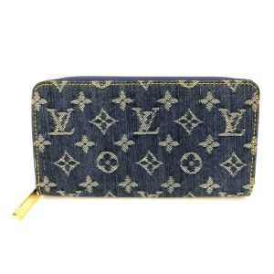 26642 1 Louis Vuitton Portefeuille Claire Monogram Mahina Leather Magnolia Wallet