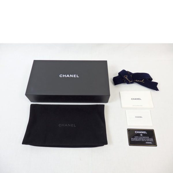 28010 7 CHANEL Mademoiselle V Stitch Leather Long Wallet