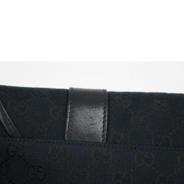 28126 6 Gucci GG Canvas Body Bag