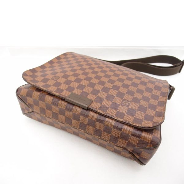 29744 3 Louis Vuitton District MM Damier Ebene Messenger Bag Brown