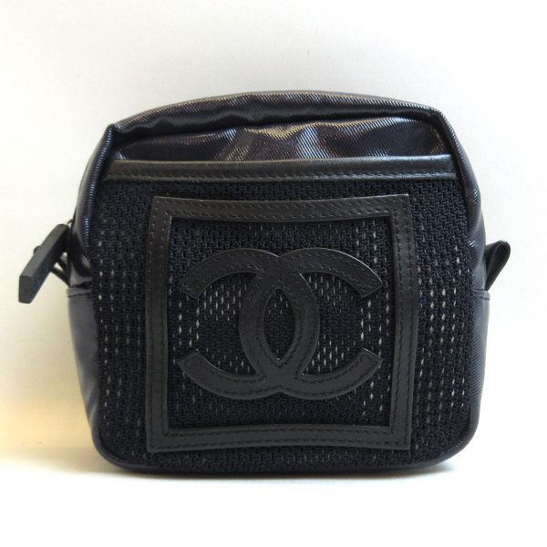 3 cha210610 2u Chanel Sports Line Belt Attachment Pouch Navy