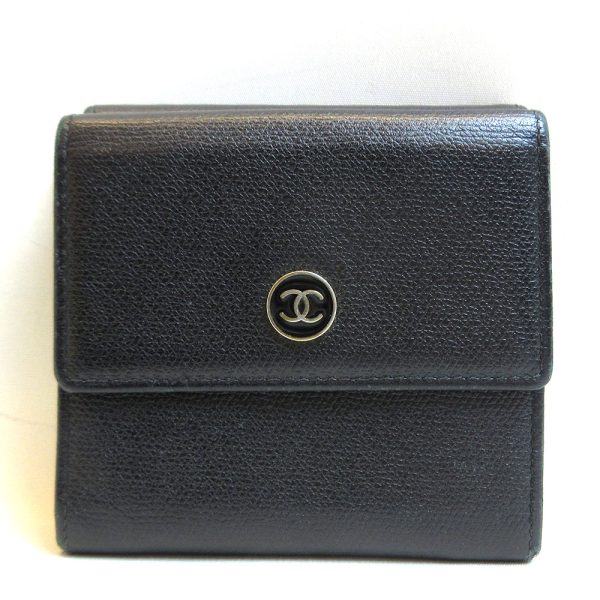 3 cha211216 1u Chanel Coco Button W Hook Bifold Wallet Black