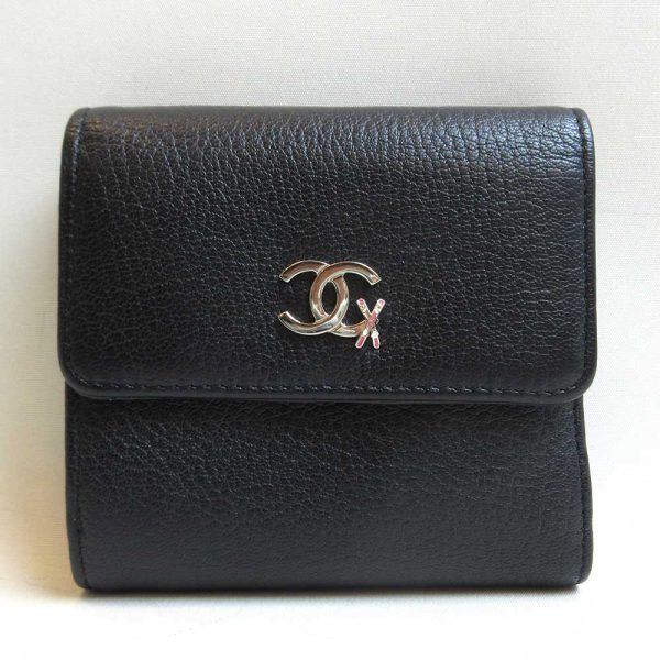 3 cha221125 1ta Chanel Trifold Mini Wallet Black Ski Motif Leather