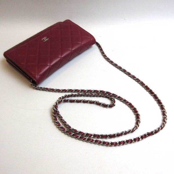 3 cha230120 1u 02 Chanel Caviar Skin Chain Wallet Red