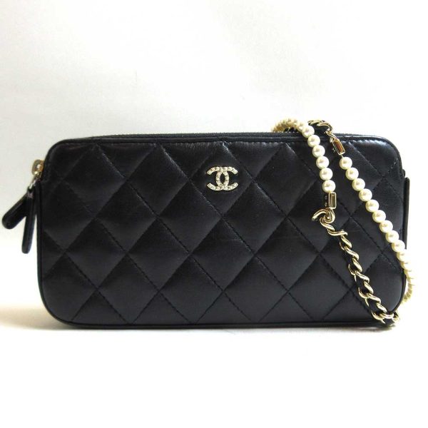 3 cha230412 1u Chanel Matelasse Chain Wallet Black