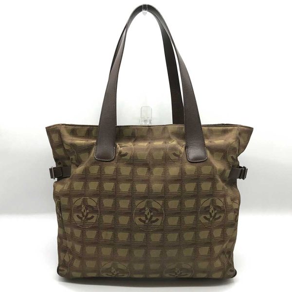 3 cha231028 1u 01 Chanel New Travel Line Tote GM Khaki