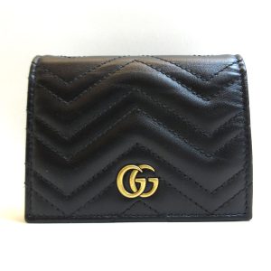 3 gu220214 1u Gucci GG Supreme Shoulder Bag