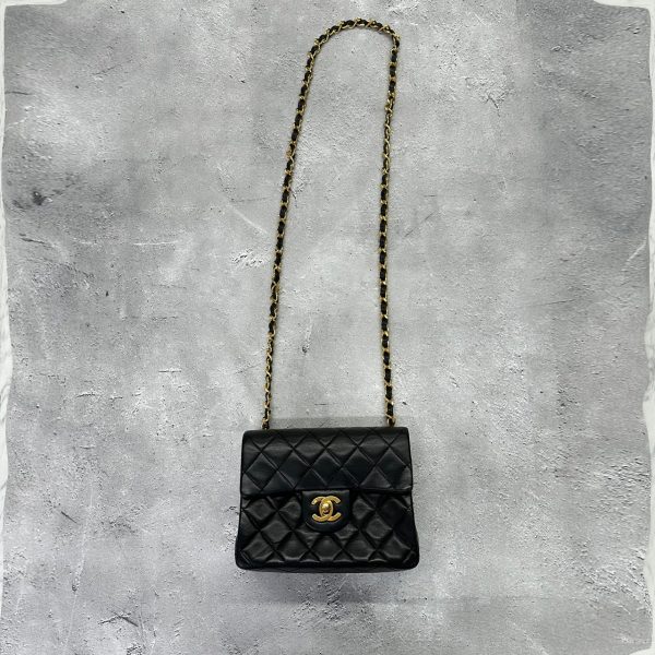 301 06 Chanel Mini Matelasse Lambskin Shoulder Bag Black